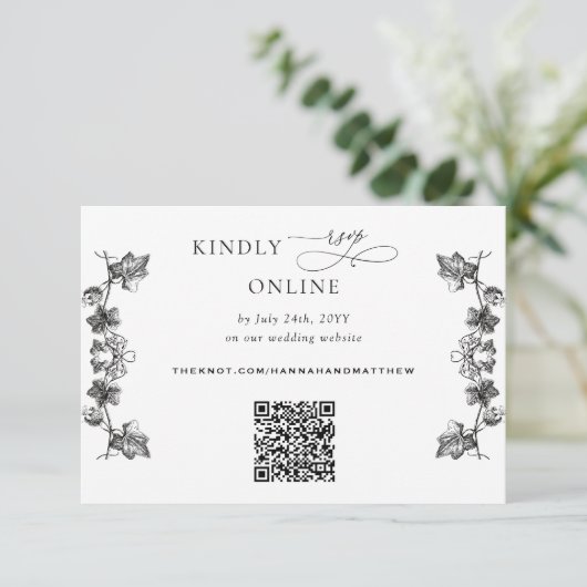 Wit en zwart Floral QR Code RSVP Weddenschap Informatiekaartje (Staand voorkant)