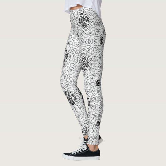 Wit en zwart opengewerkte geometrische patroon Els Leggings (Links)