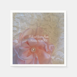 Wit gelaatroze ventilator met parel servetten