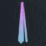 Wit geometrisch patroon op paarse en blauw stropdas<br><div class="desc">Wit  geometrisch tegel patroon op een paarse en blauwe ombre achtergrond.</div>