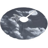 Wit gevleugeld paard: maanverlichte hemel. kerstboom rok (Gekanteld)