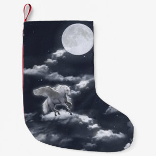 Wit gevleugeld paard: maanverlichte hemel. kleine kerstsok