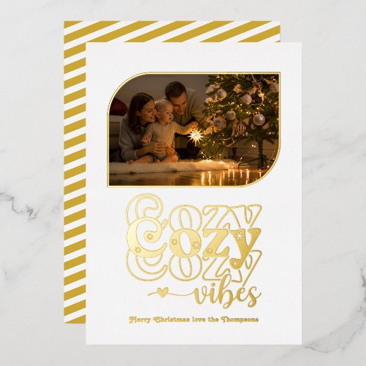 Wit & Goud Cozy Vibes Retro Kerst Foto Folie Feestdagenkaart (Voorkant / Achterkant)