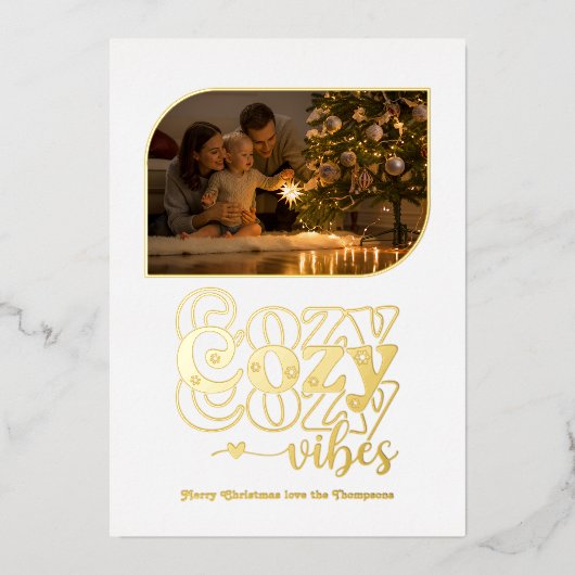 Wit & Goud Gezellige Vibes Retro Kerstfoto Folie Feestdagenkaart (Voorkant)