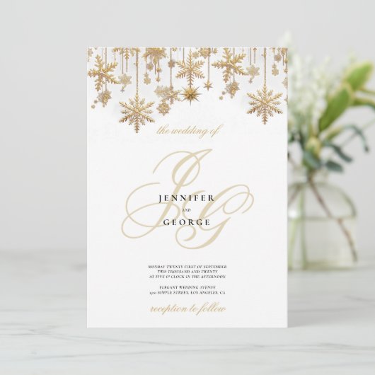 Wit gouden monogram initialen sneeuwvlokken Trouwe Kaart (Staand voorkant)