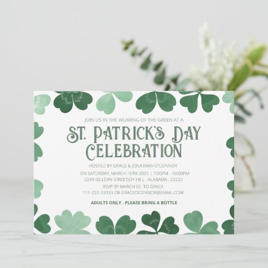 Wit & Groen Klaver St. Patrick's Dag Feest Kaart (Staand voorkant)
