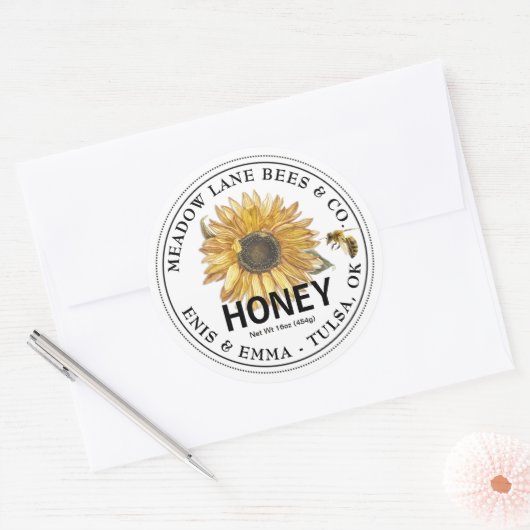 Wit honingetiket met zonnebloem en honingbijen ronde sticker (Envelop)