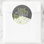 Wit Hydrangea krijtbord Sla het datumlabel op Ronde Sticker (Tas)