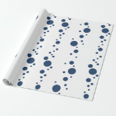 Wit inpakpapier met blauwe stippen erop (Uitgerold)