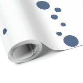 Wit inpakpapier met blauwe stippen erop (Rol Hoek)