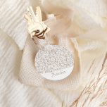 wit kant en linnen aangepaste bruiloft sleutelhanger<br><div class="desc">Een ongelooflijk romantische en vrouwelijke aangepaste bruiloft gunst sleutelhanger. Ideaal voor vrouwen die houden van kant,  linnen en antiek  accenten.</div>