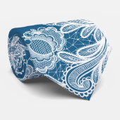 Wit Kant op Blauw Stropdas (Opgerold)