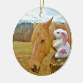 Wit konijn en blond geel paard keramisch ornament (Links)