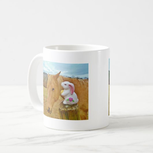 Wit konijn en blond geel paard koffiemok (Voorkant links)