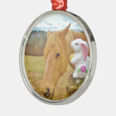 Wit konijn en blond geel paard metalen ornament (Links)