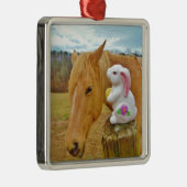 Wit konijn en blond geel paard metalen ornament (Rechts)