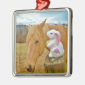 Wit konijn en blond geel paard metalen ornament (Links)