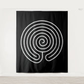 Wit labyrint op zwart wandkleed (Voorkant)