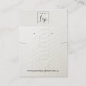 WIT LEATHER TEXTURE KETTING EARRING DISPLAY VISITEKAARTJE (Voorkant)