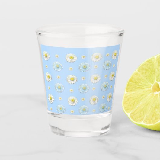Wit & lichtblauw madeliefjespatroon shot glas (Voorkant)