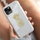 Wit Marmer Gouden Ananas Monogram iPhone 15 Case