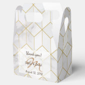 Wit marmer met gouden kubus patroon + monogram bedankdoosjes (Geopend)