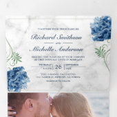 Wit Marmer Stoffig Blauw Hydrangea Bloemen Huwelij Drieluik Uitnodiging (Binnenzijde eerst)