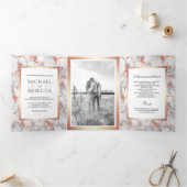 Wit Marmeren Roos Gouden Folie Foto Bruiloft Drieluik Uitnodiging (Binnen)