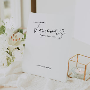 Wit Modern Script Wedding Favors Reclamebord Met Voetstuk
