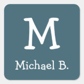 Wit Monogram en Naam op Blauw Rond Plein Vierkante Sticker (Voorkant)