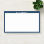 Wit monogram of naam op marineblauwe rand post-it® notes (Kantoor)