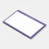 Wit monogram of naam op ultraviolette rand post-it® notes (Schuin)