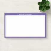 Wit monogram of naam op ultraviolette rand post-it® notes (Kantoor)