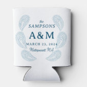 Wit op Blauwe Oester Bruiloft Naam Datum en Locati Blikjeskoeler (Achterkant)