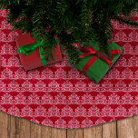 Wit op Rode Scandinavische Nordic Christmas Tree Kerstboom Rok<br><div class="desc">Hou je van de traditionele Scandinavische volkskunst stijl kerstsfeer? Het is een grillige, charmante stijl die er gewoon zo gezellig uitziet! Deze kleine kerstboom zal zeker de juiste touch aan uw vakantie toevoegen. Omarm de tijdloze charme van het vakantieseizoen met een heerlijke mix van traditie en natuur. Dit ingewikkelde ontwerp...</div>