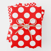 Wit op rood Verschillende Grootte Polka Dots Inpakpapier Vel (In situ)