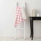 Wit op Roze Grote Grootte Polka Dots Sherpa Deken (In situ)
