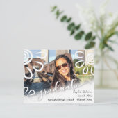 Wit op Witte Bloemen met Afstuderen Foto Aankondigingskaart (Staand voorkant)