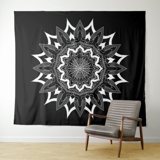 Wit op zwarte mandala wandkleed (In Situ (horizontaal))