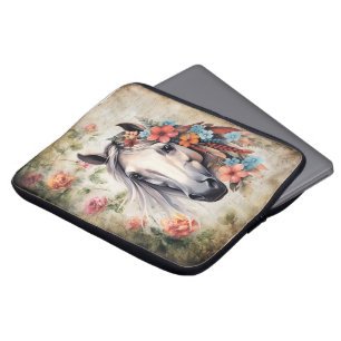 Wit paard in bloemen. laptop sleeve