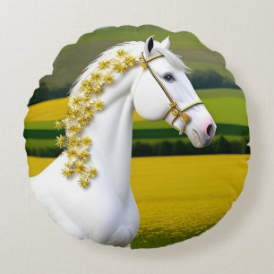 Wit Paard Met Bloemenslinger Rond Kussen