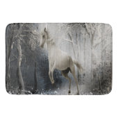 Wit paard op bijtende houtextuur in sneeuwwinter badmat (Voorkant)