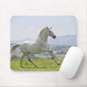 wit paard op weide muismat (Met muis)