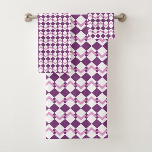 Wit & Paars Geometrisch Patroon Bad Handdoek (Insitu)