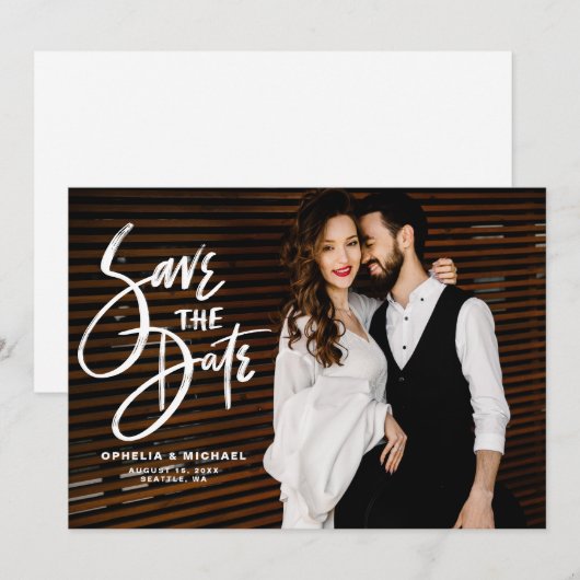Wit penseelscript belettering foto save the date (Voorkant / Achterkant)