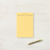 Wit polka dot patroon op gele aangepaste tekst post-it® notes (Op bureau)