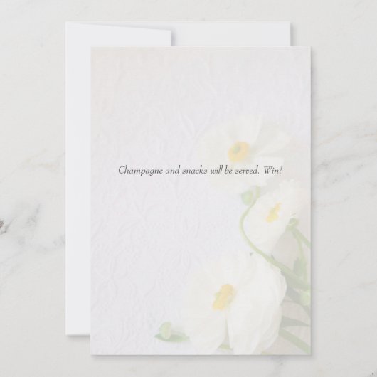 Wit ranunculus op getextureerd papier kaart (Achterkant)