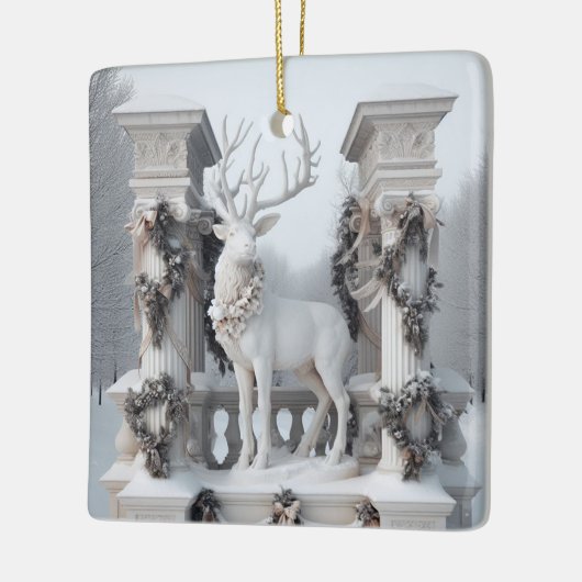 wit rendier keramisch ornament (Links)