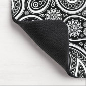 Wit Retro Paisley Patroon Ontwerp op Zwart Muismat (Hoek)