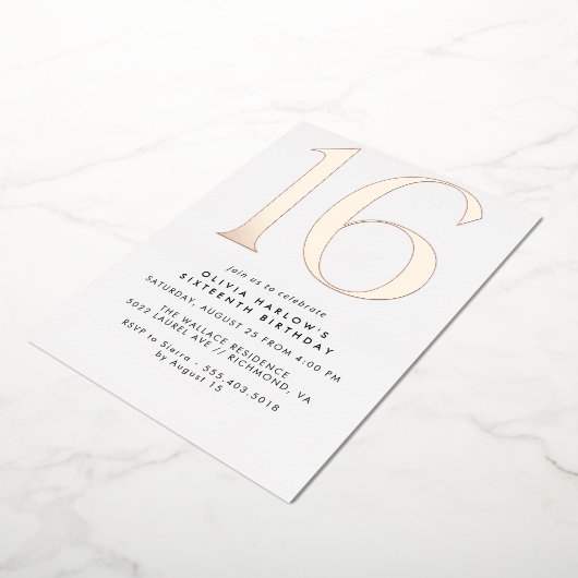 Wit & Roos Goud | Moderne minimale 16e verjaardag Folie Uitnodiging (Gedraaid)